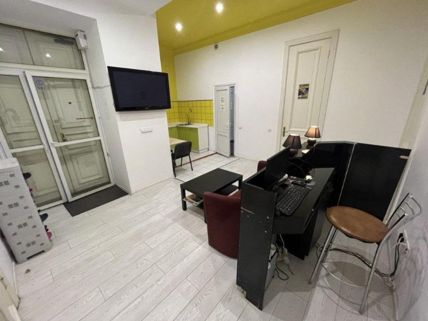Friends Hostel Киев Екстериор снимка