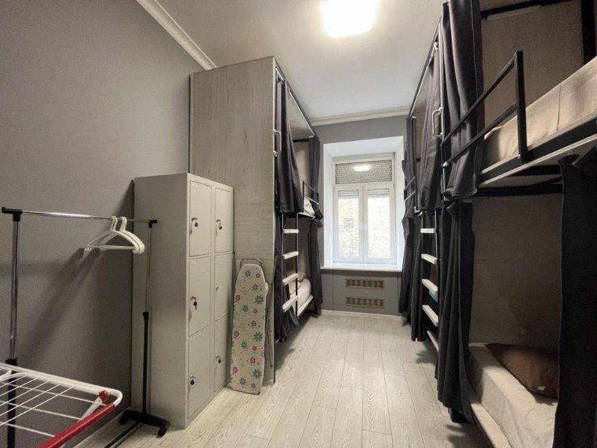 Friends Hostel Киев Екстериор снимка
