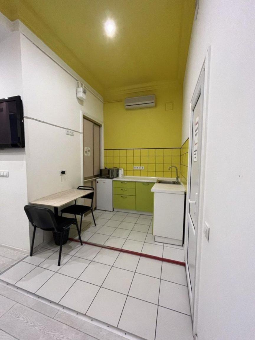 Friends Hostel Киев Екстериор снимка